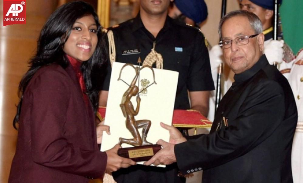 Athletes Honoured With Arjuna Award Pics