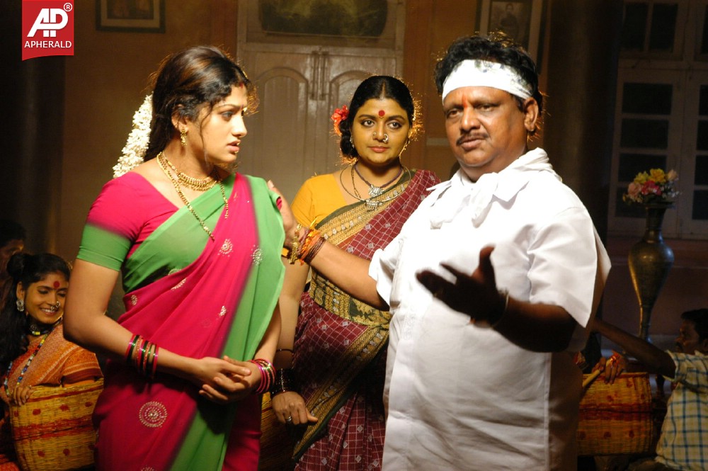 Avatharam Movie New Working Stills