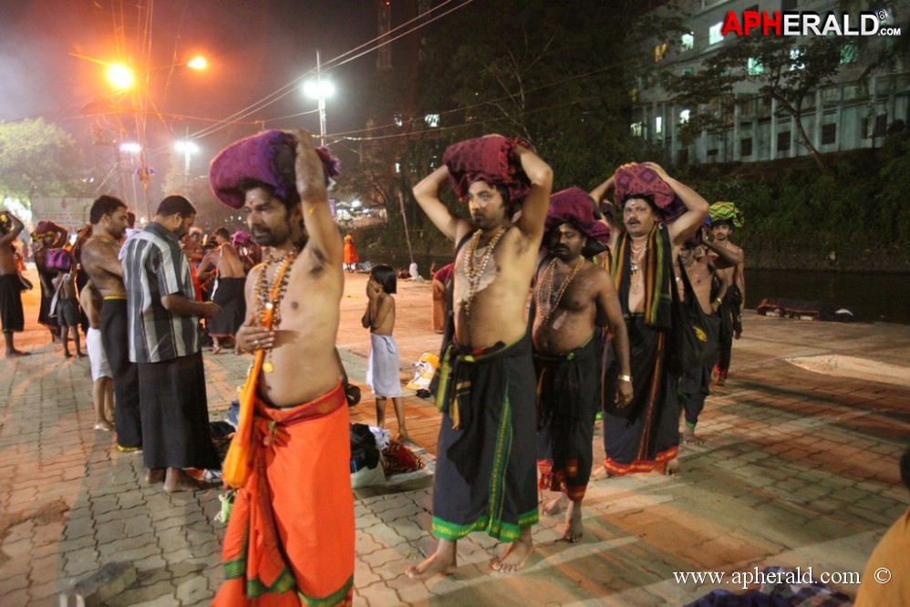 Ayyappa Darshanam Movie Working Stills