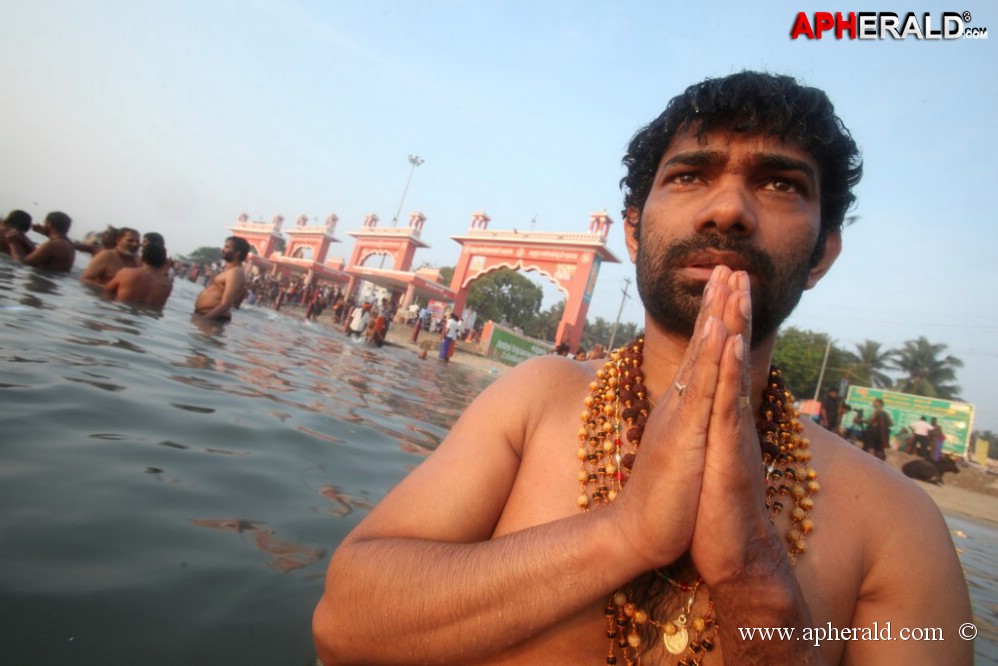 Ayyappa Darshanam Movie Working Stills