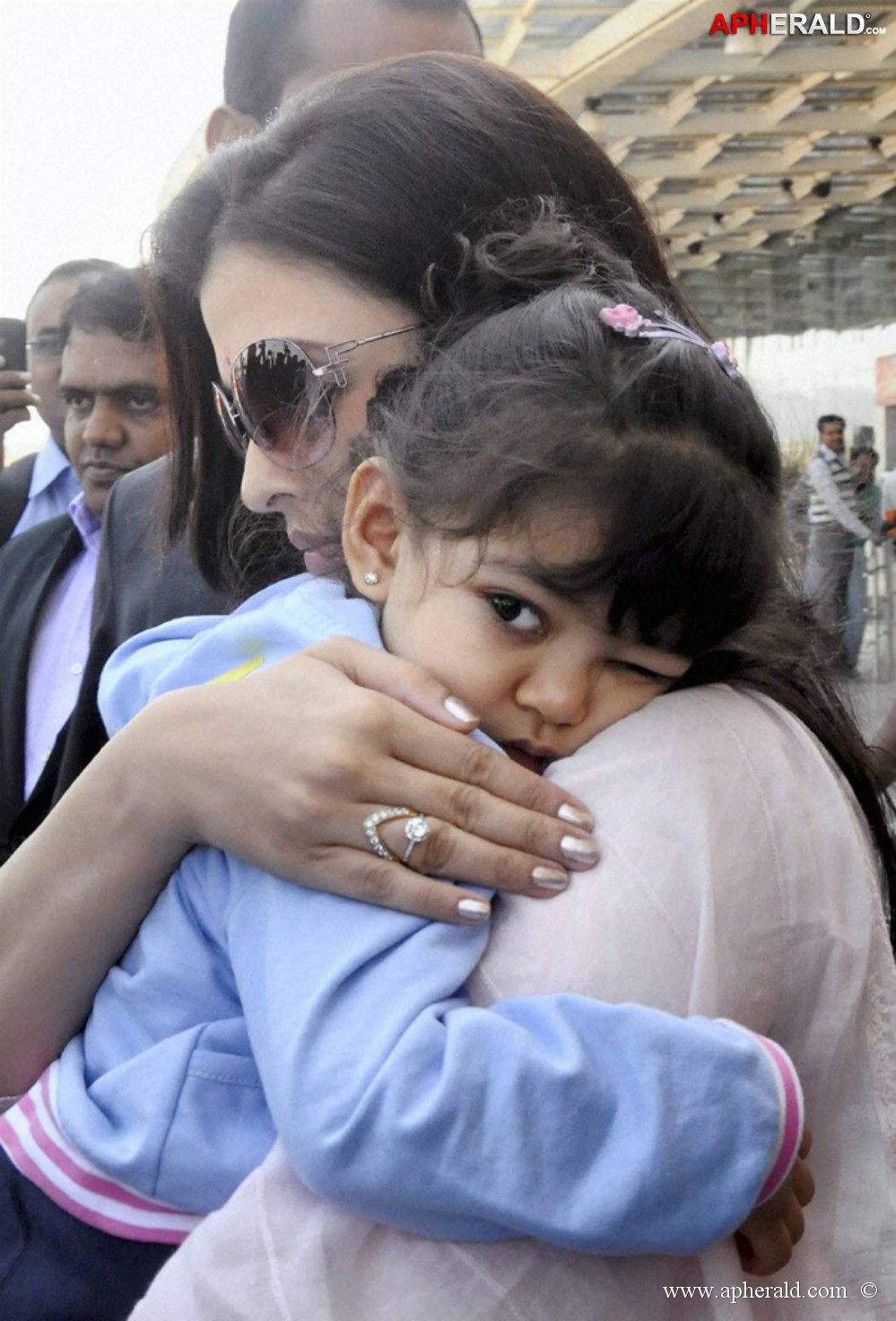 Bachchans At Bhopal Airport