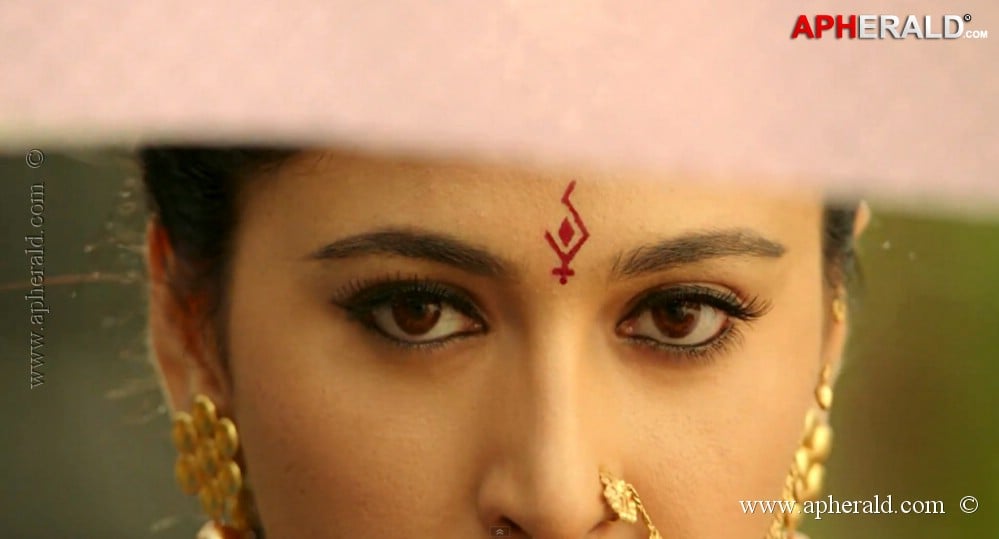 Bahubali Anushka 1st Look n Making Photos