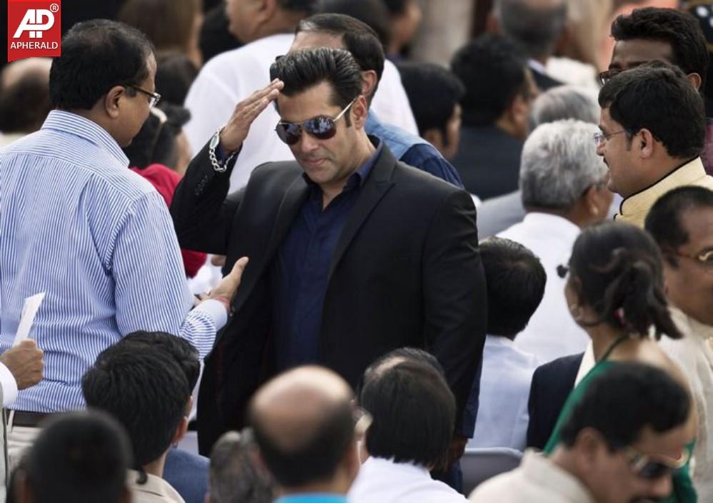 Bolly Celebs At Modi Swearing Ceremony
