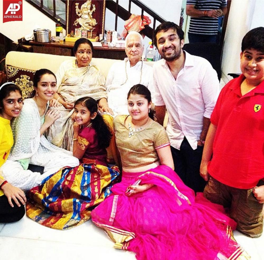 Bollywood Celebs Celebrate Ganesh Chaturthi 2014