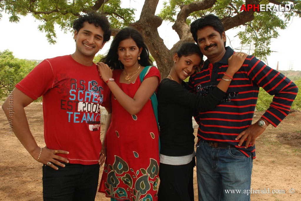 Bommai Nayakom Tamil Movie Spicy Stills