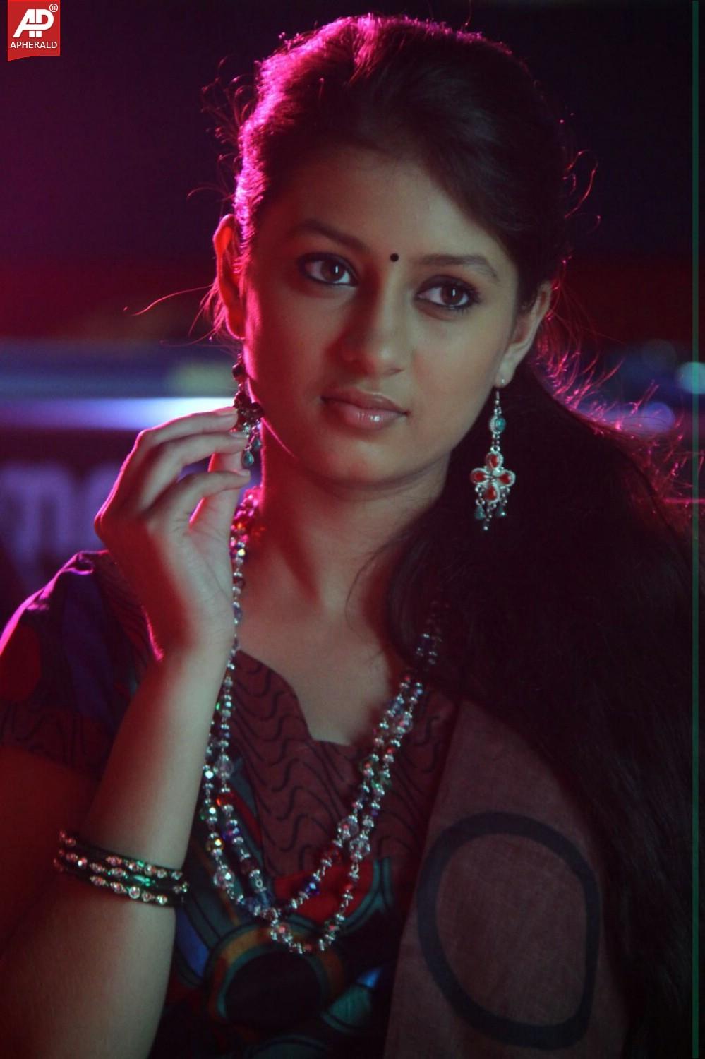 Boy Meets Girl Tholiprema Katha Photos