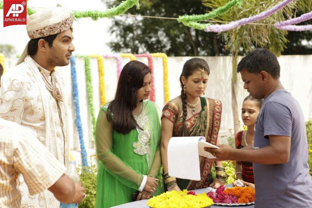 Boy Meets Girl Tholiprema Katha Working Stills