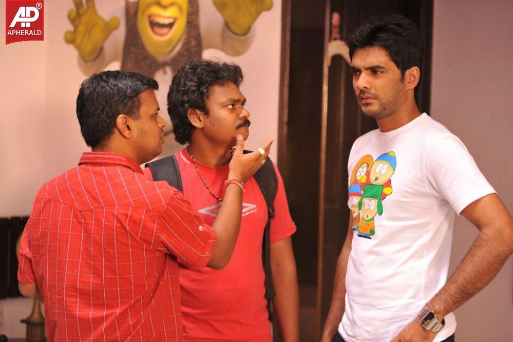 Boy Meets Girl Tholiprema Katha Working Stills