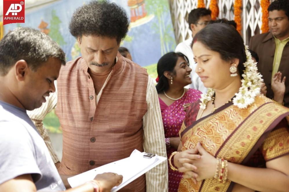 Boy Meets Girl Tholiprema Katha Working Stills