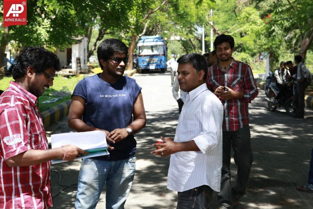 Boy Meets Girl Tholiprema Katha Working Stills