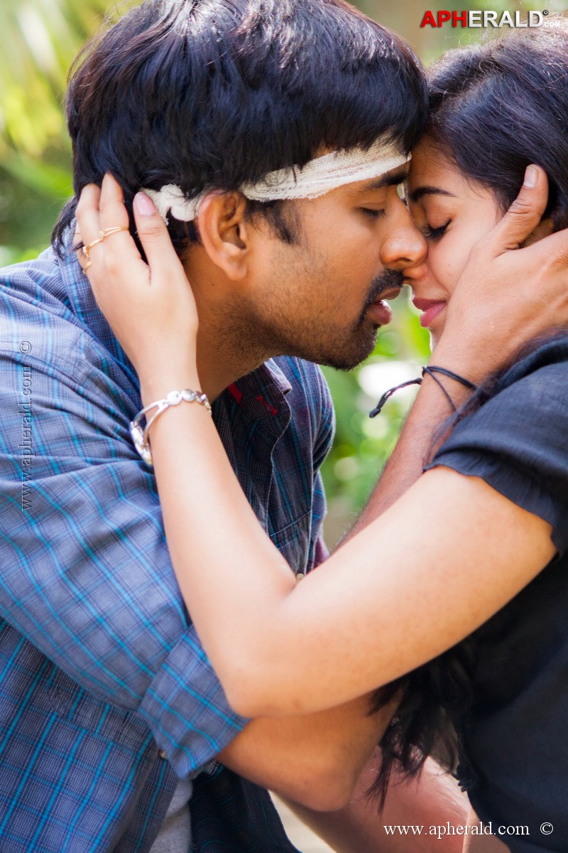 break up movie hot stills