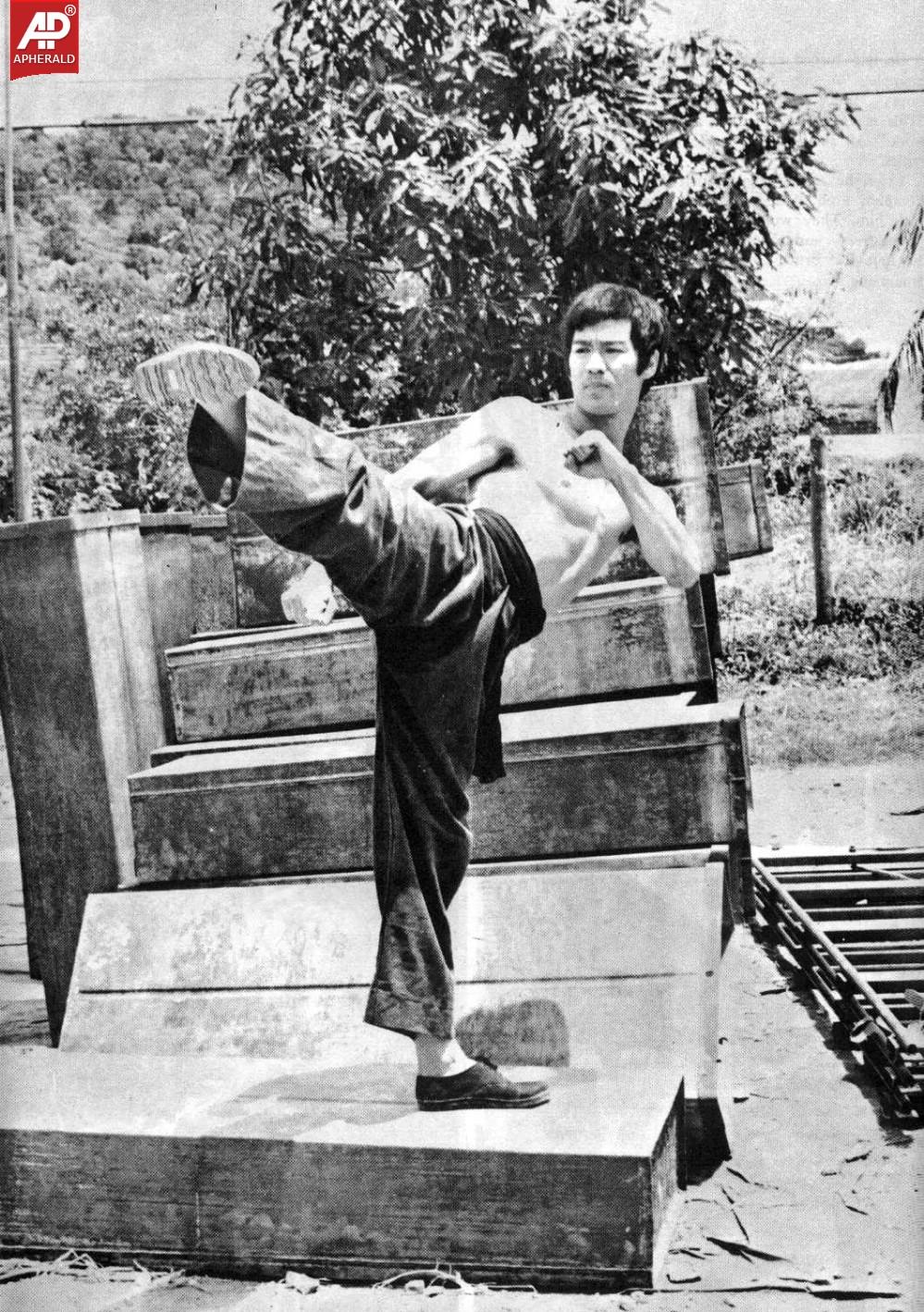 Bruce Lee Unseen Stills