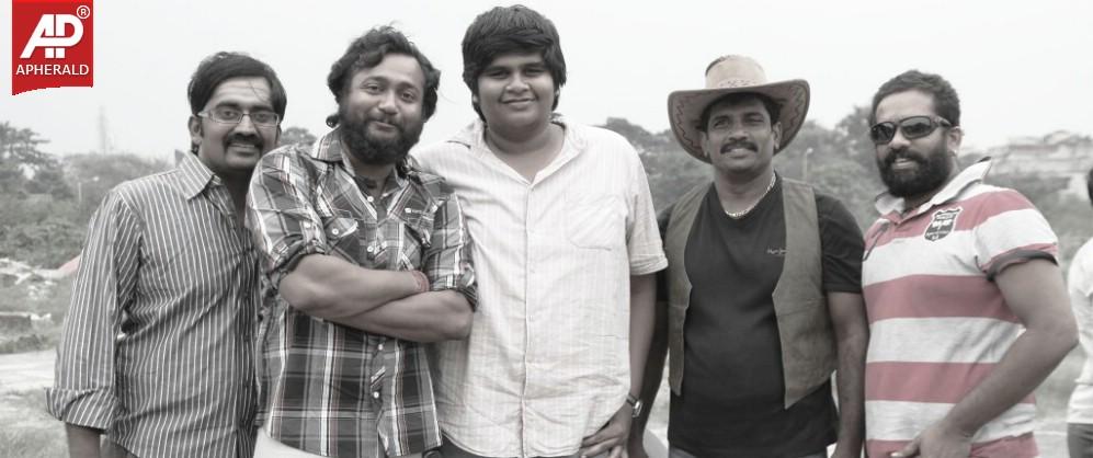 Chikkadu Dorakadu Working Stills