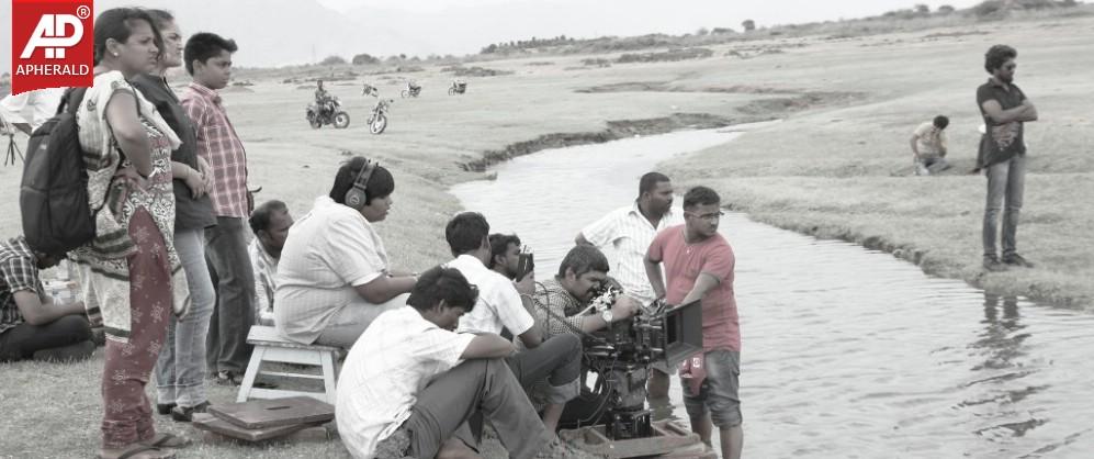 Chikkadu Dorakadu Working Stills