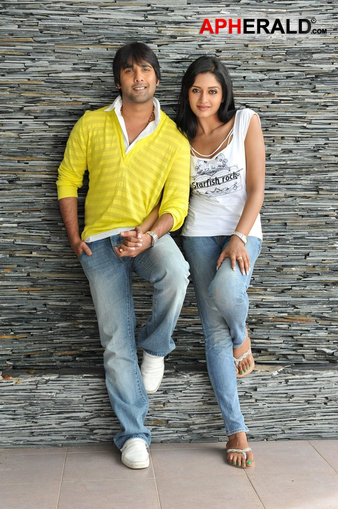 Chukkalanti Ammayi Chakkanaina Abbayi Movie Stills