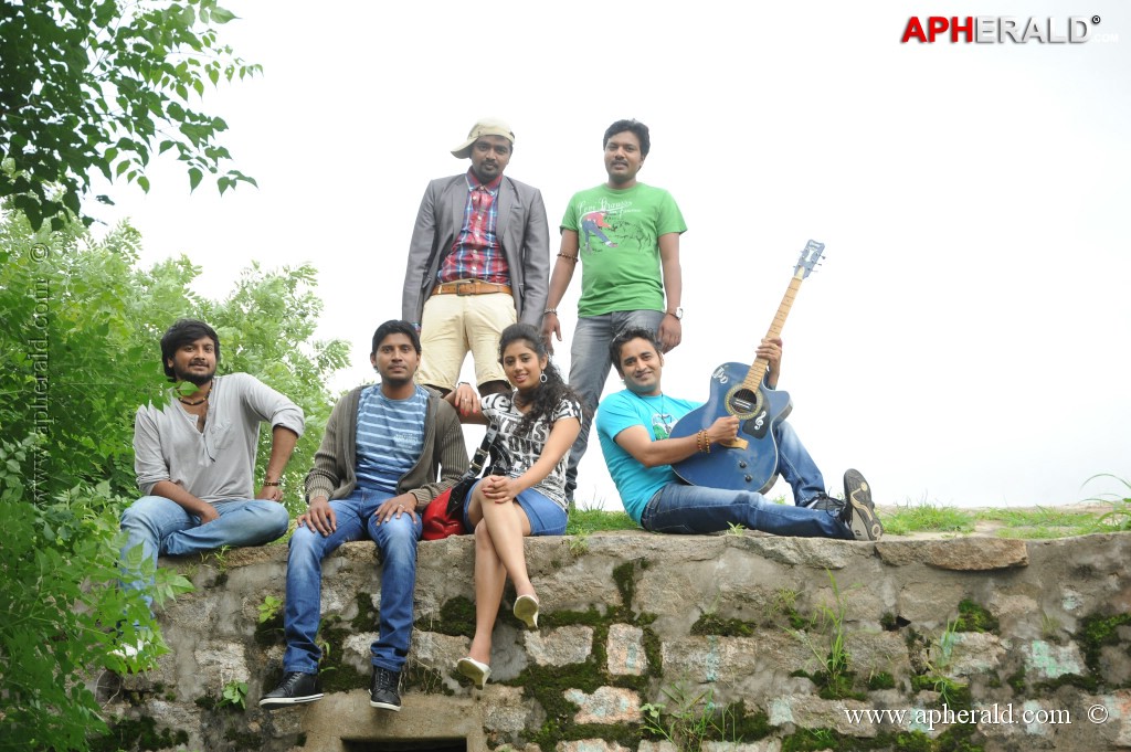 Cut Chesthe Movie Stills