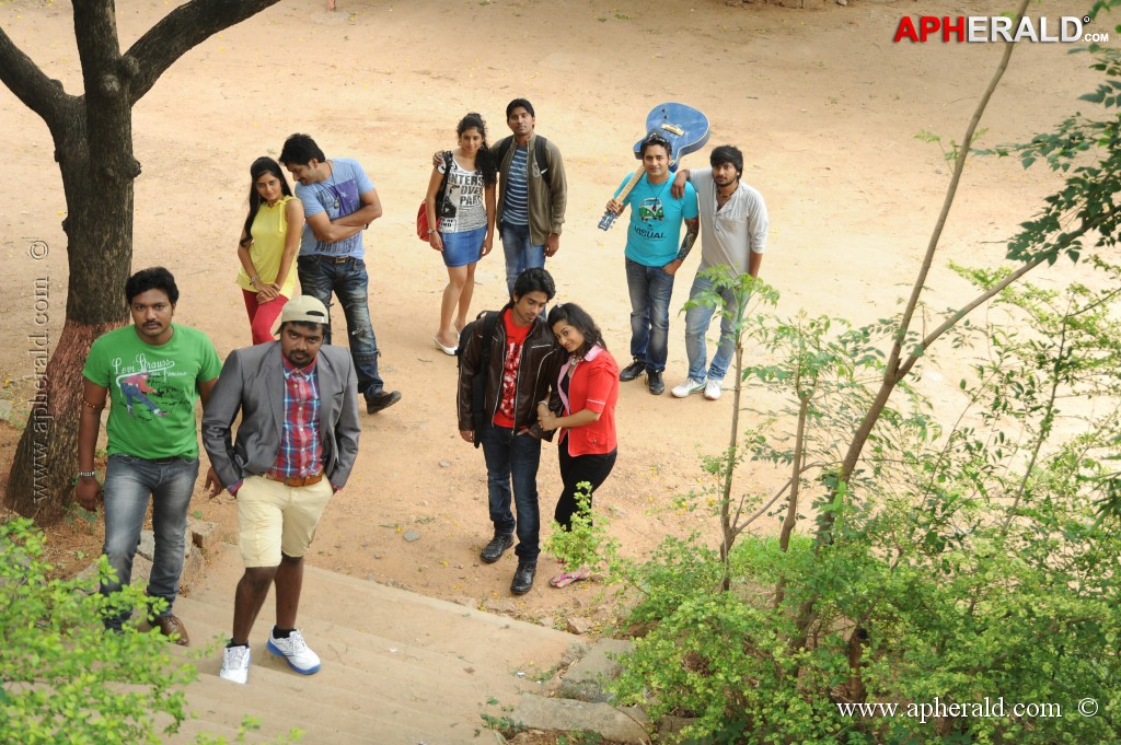 Cut Chesthe Movie Stills