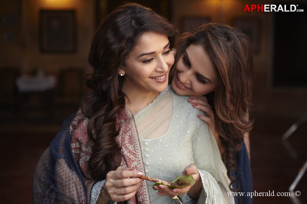 Dedh Ishqiya Movie Stills