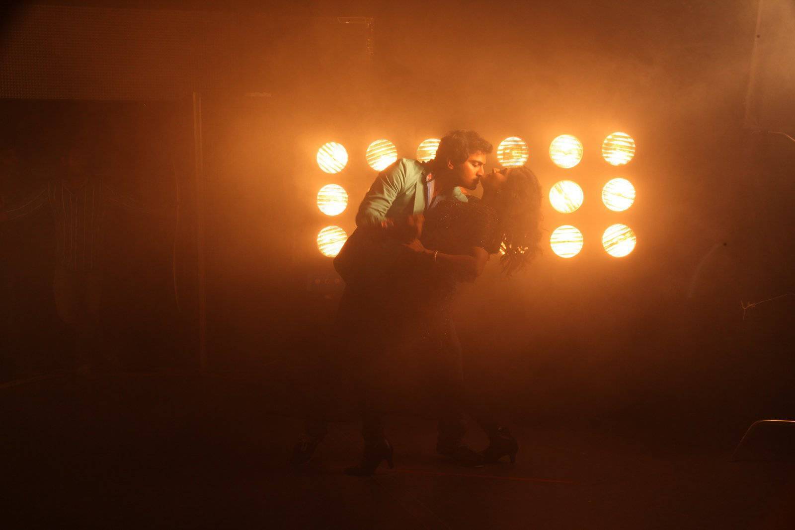 Dhanaa Dhan Movie Latest Stills