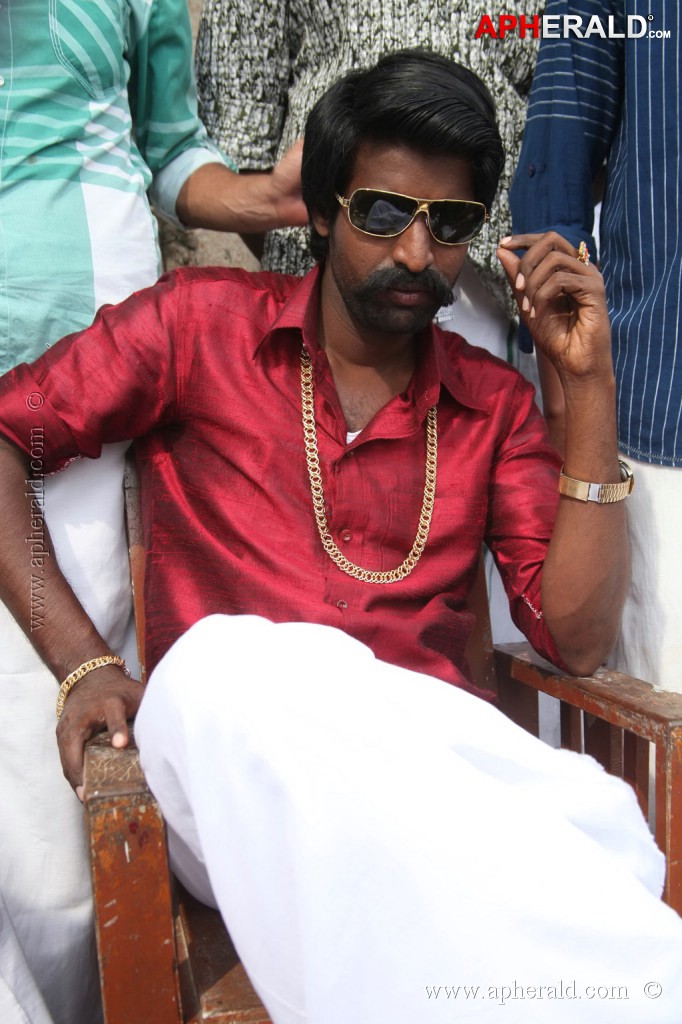 Dhesingu Raja Tamil Movie Photos