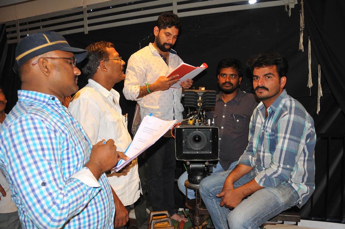 Dongaata Working Stills