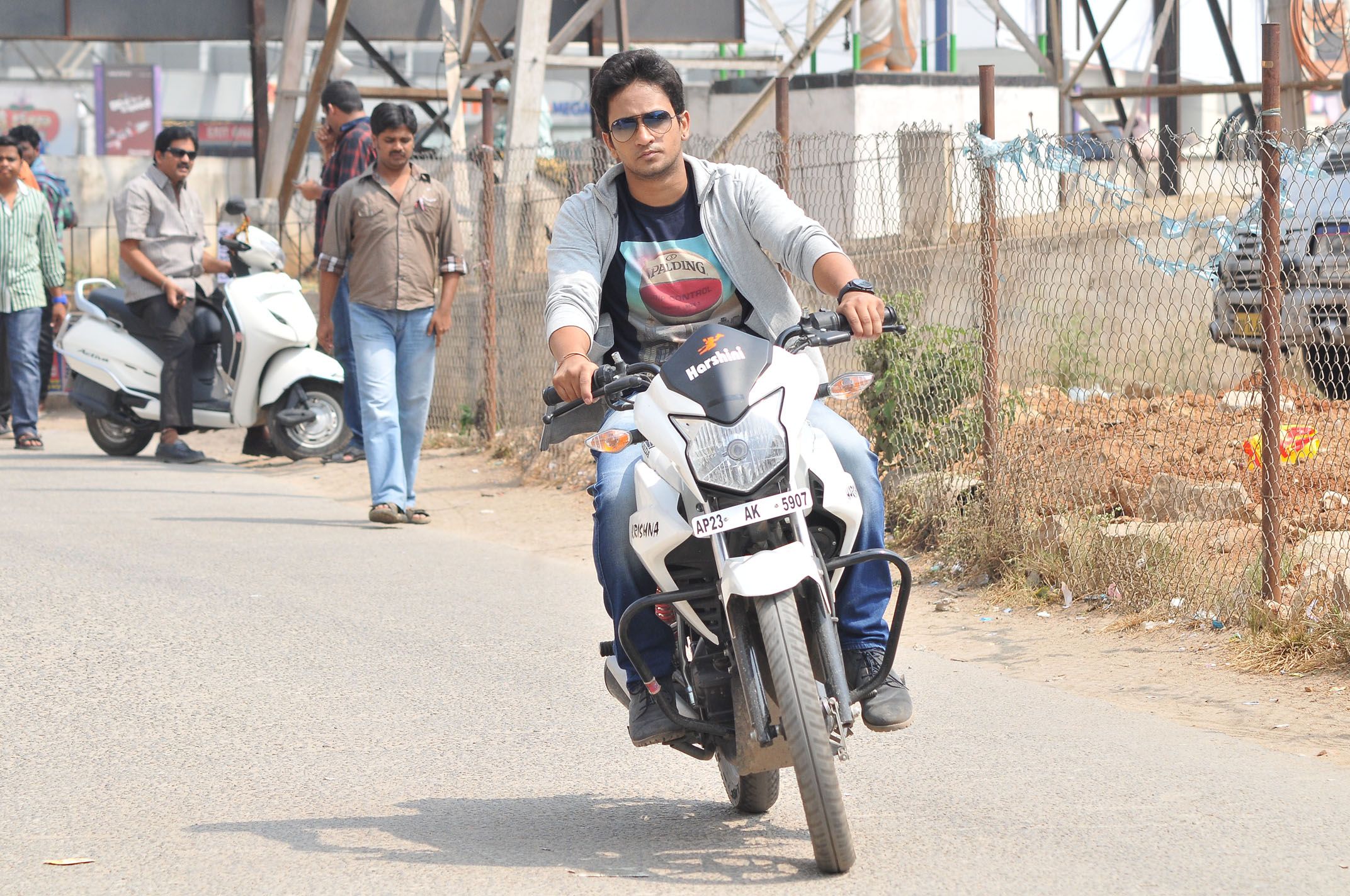 Easy Money Lazy Boys New Stills