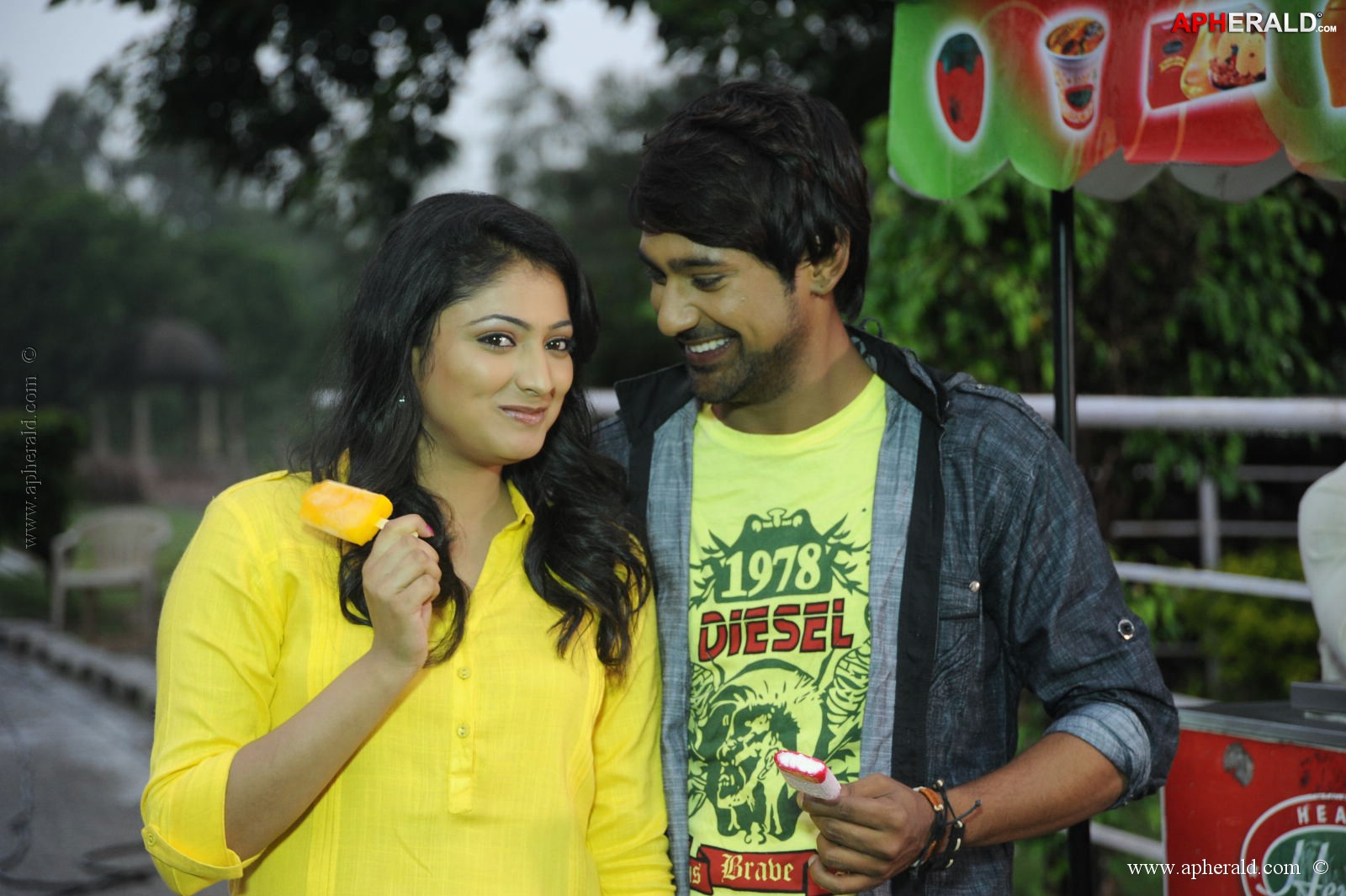 ee varsham sakshiga movie pics