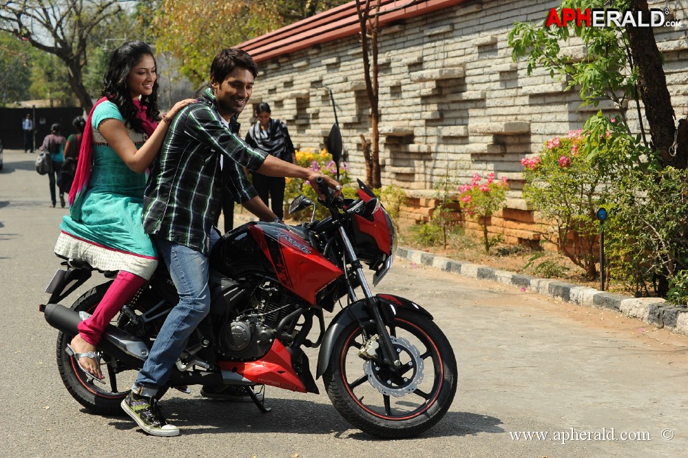 Ee Varsham Sakshiga New Stills