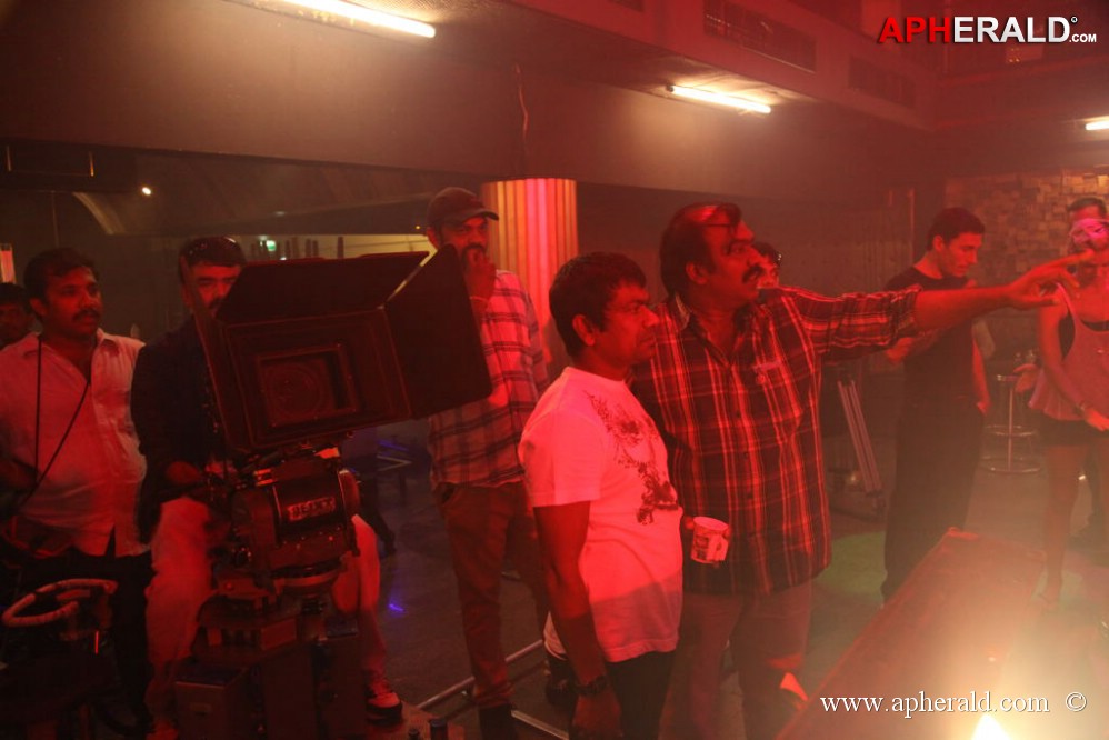 Emo Gurram Eguravachu Working Stills