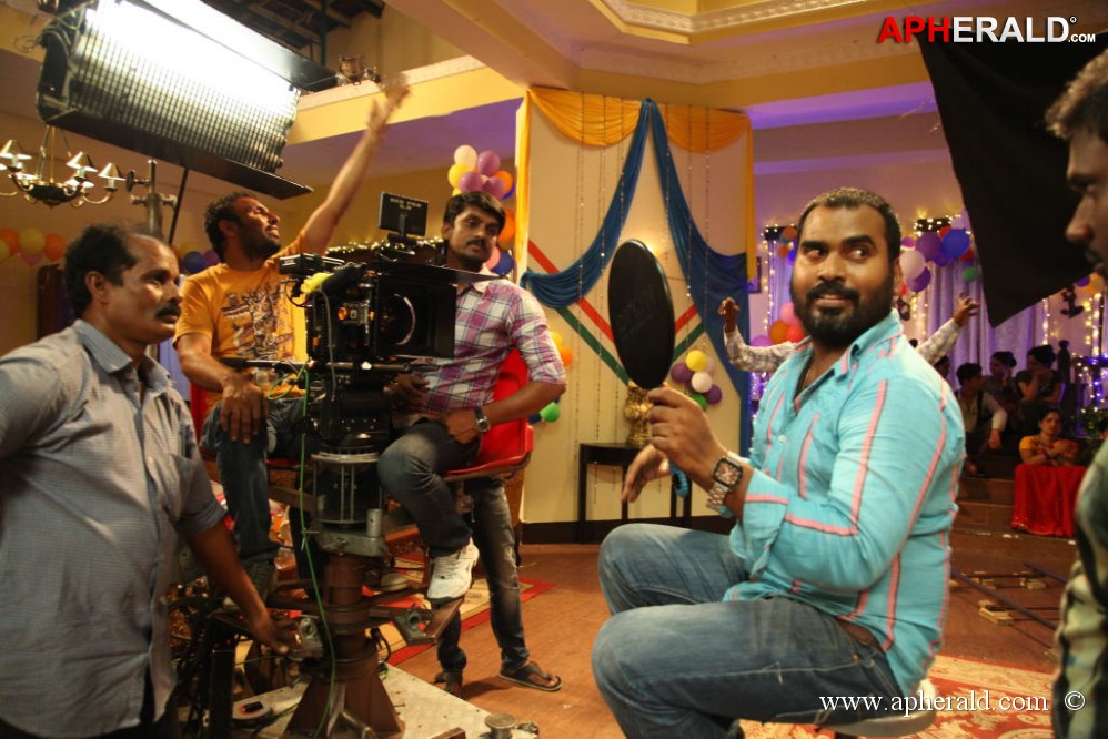 Emo Gurram Eguravachu Working Stills