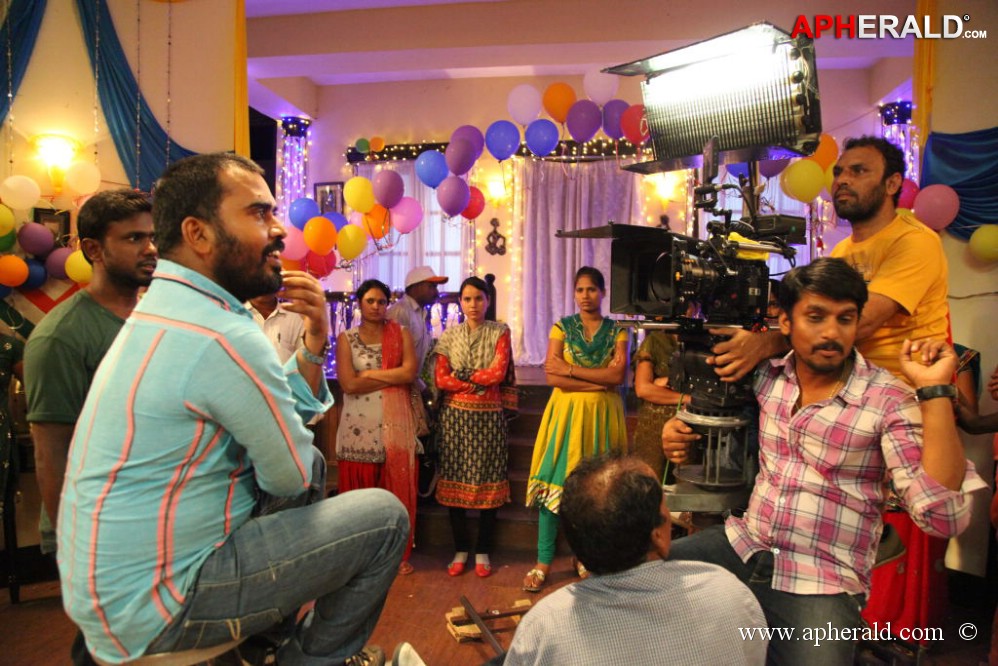 Emo Gurram Eguravachu Working Stills
