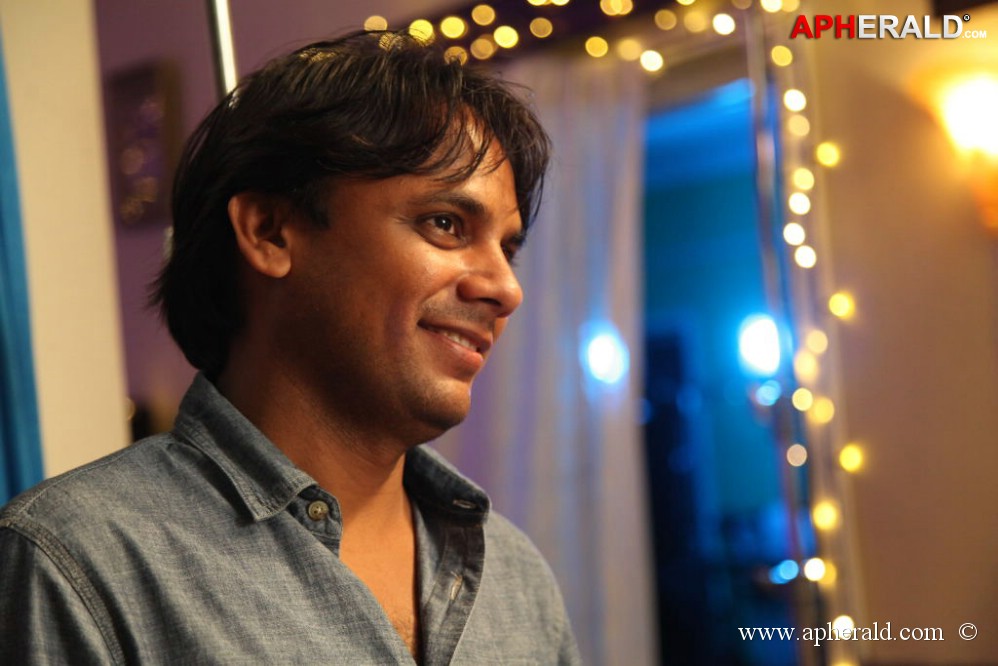 Emo Gurram Eguravachu Working Stills