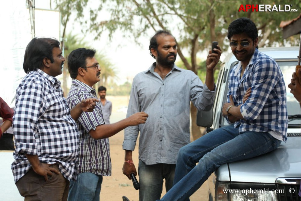 Emo Gurram Eguravachu Working Stills