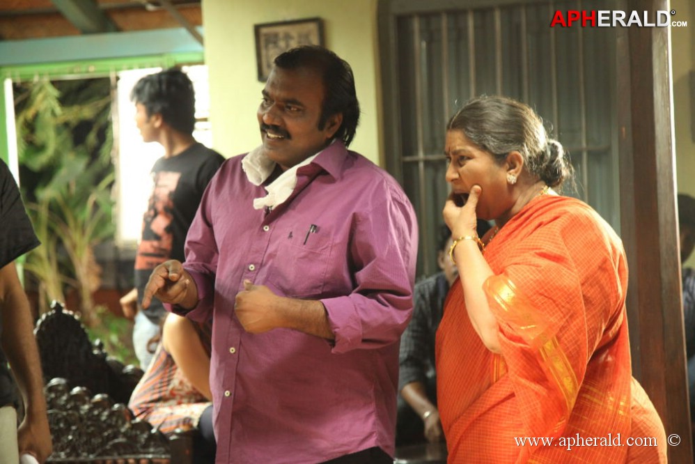 Emo Gurram Eguravachu Working Stills