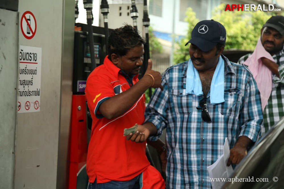 Emo Gurram Eguravachu Working Stills