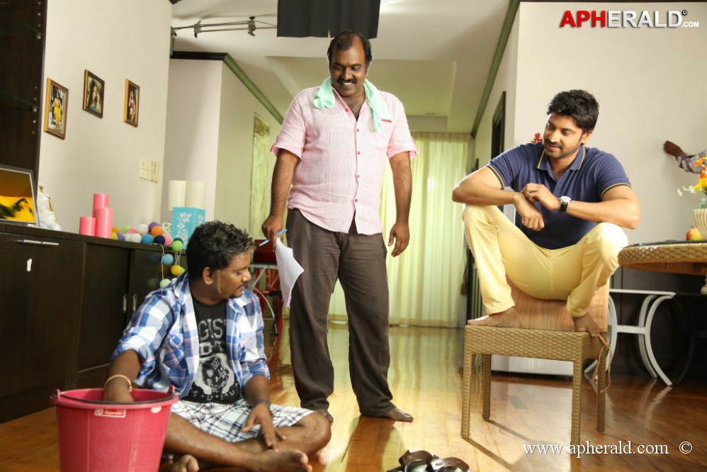 Emo Gurram Eguravachu Working Stills