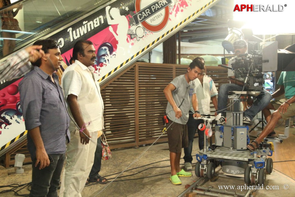 Emo Gurram Eguravachu Working Stills