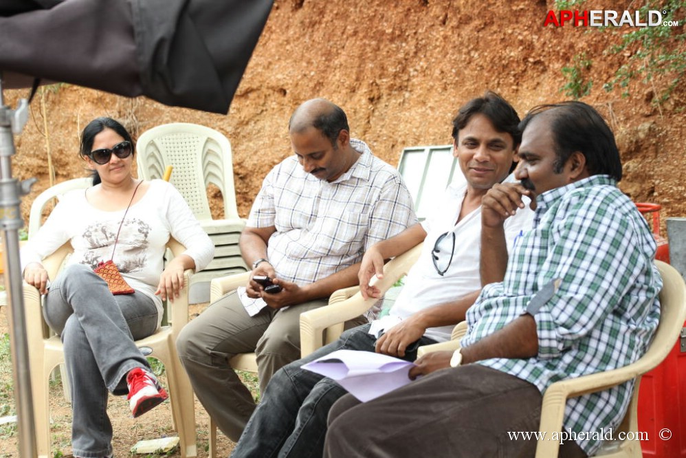 Emo Gurram Eguravachu Working Stills