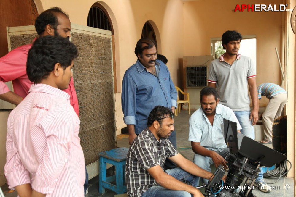 Emo Gurram Eguravachu Working Stills