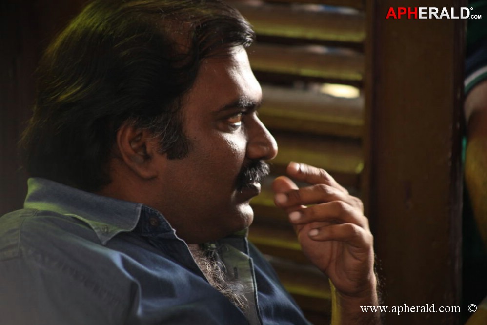 Emo Gurram Eguravachu Working Stills