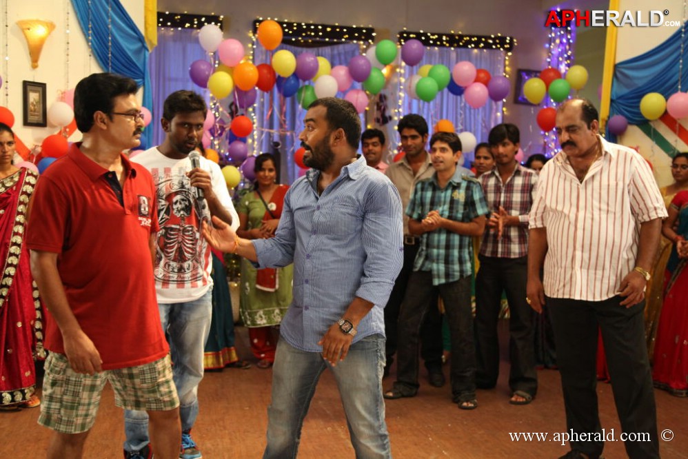 Emo Gurram Eguravachu Working Stills