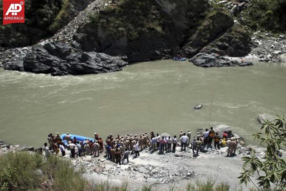 Engineering Students Got Killed In The Beas River