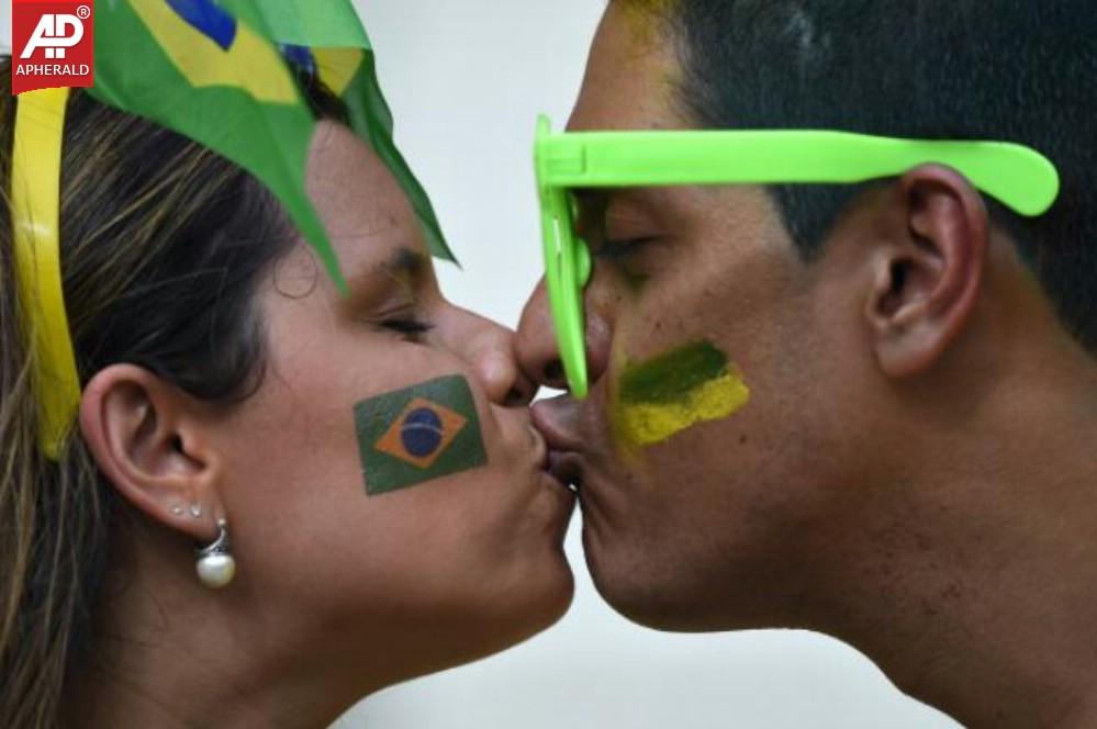 FIFA World Cup 2014 Fans On Kissing Spree