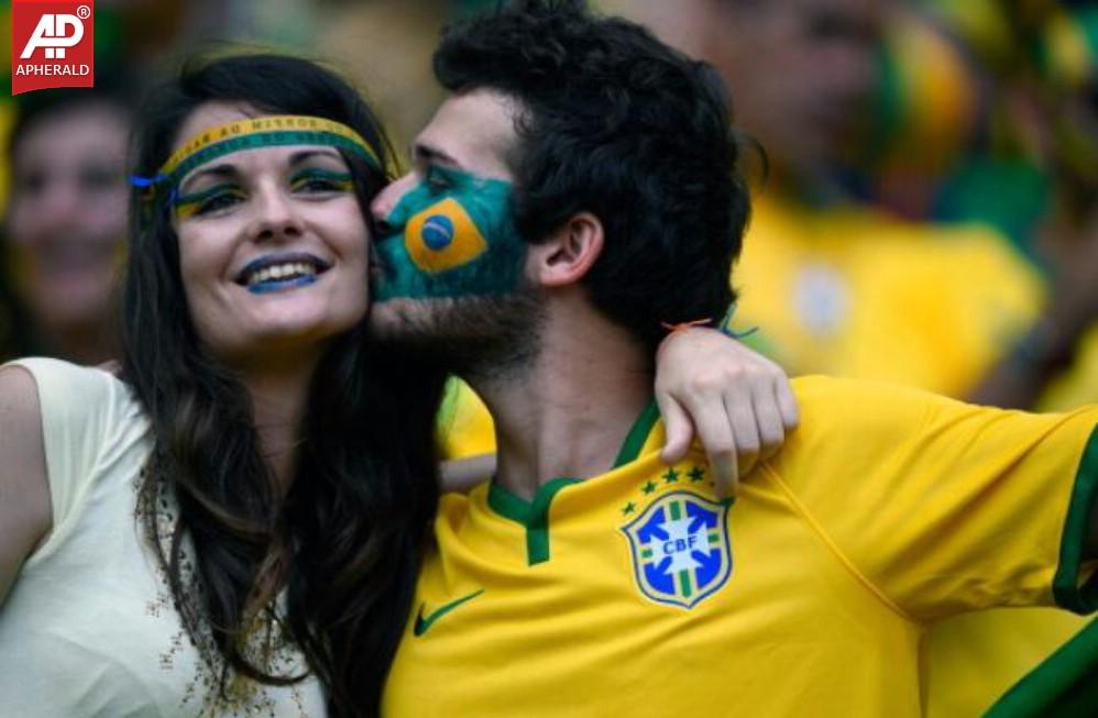 FIFA World Cup 2014 Fans On Kissing Spree