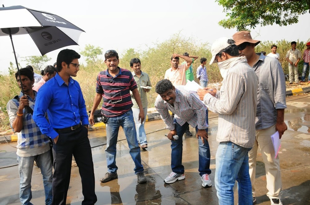 Galipatam Movie Working Stills