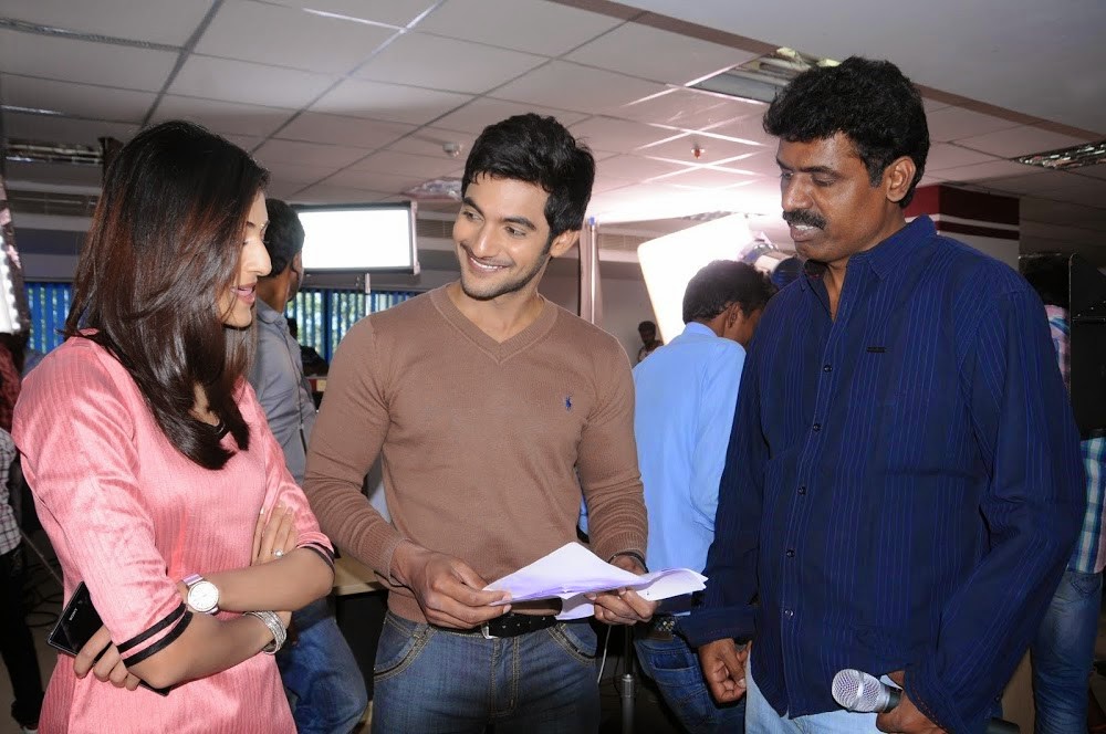 Galipatam Movie Working Stills