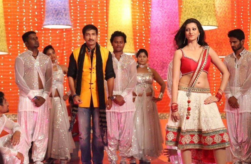 Gopichand Loukyam Movie Location Stills