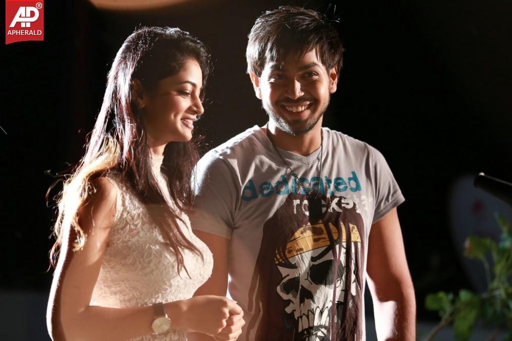Green Signal Movie New Gallery