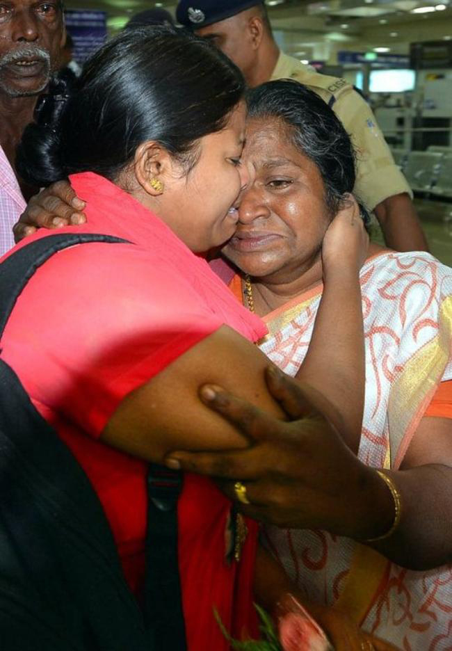 Heart Warming Pics Indian Nurses Return Home