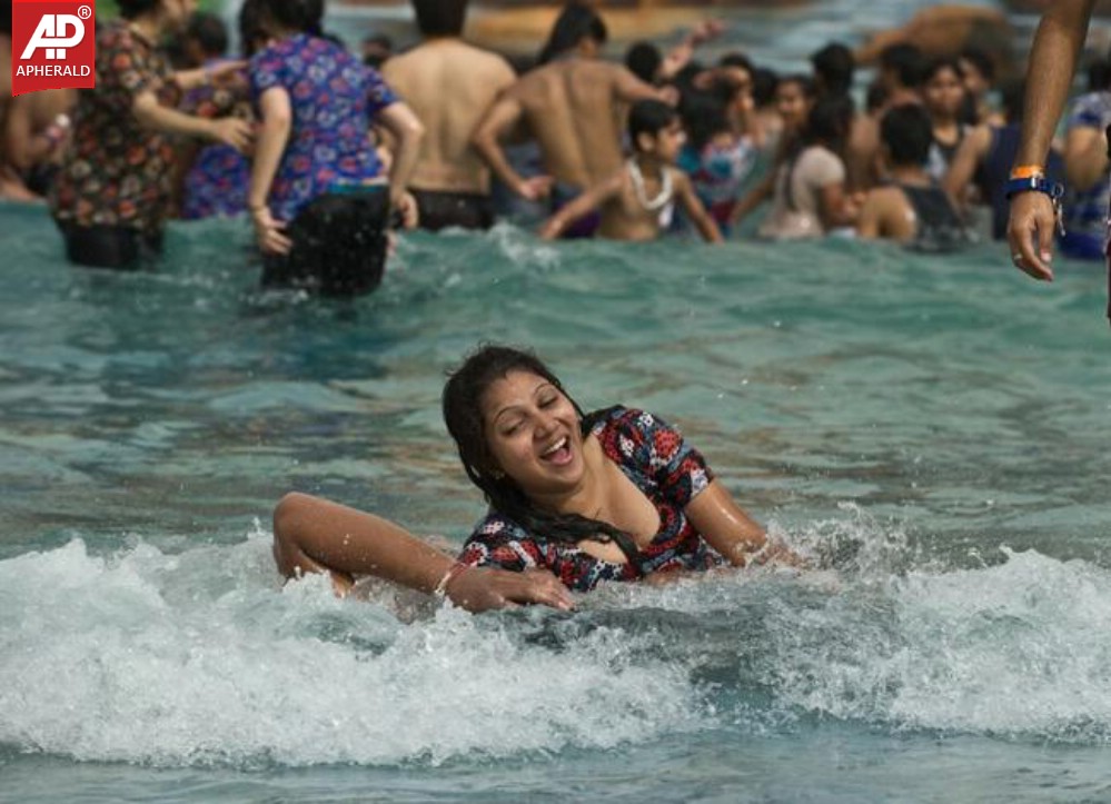 Heat Wave Scorches North India